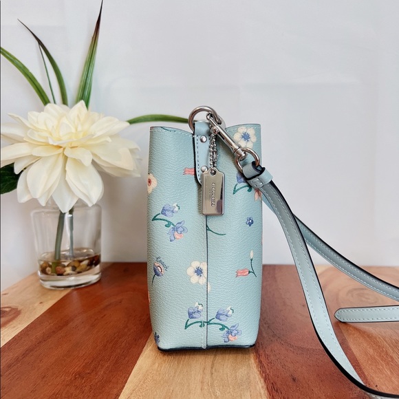 ❌SOLD❌NWT Coach Mini Town Bucket Bag With Mystical Floral Print - Picture 2 of 7